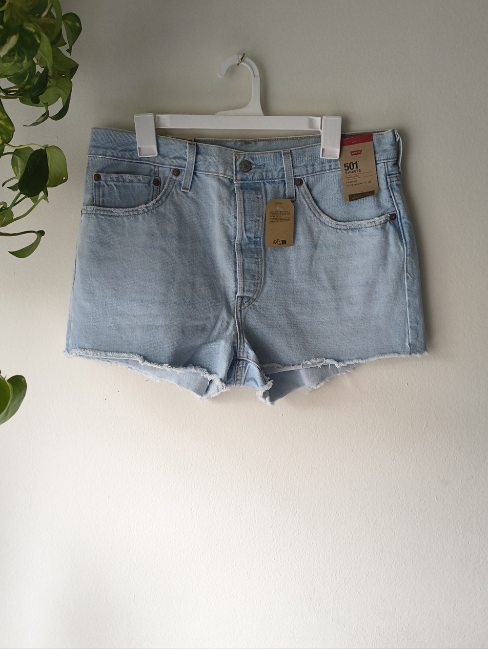 Levi’s 501 Original High Rise Denim Shorts NWT Light Wash Size 33